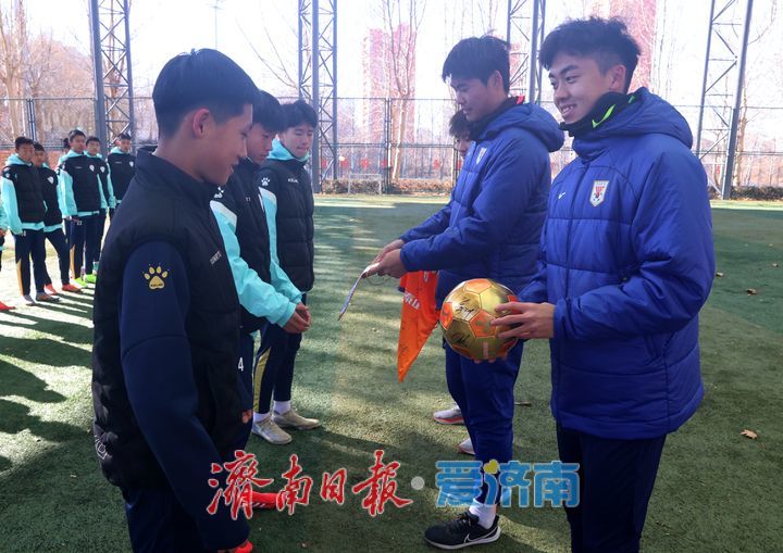 山东大学足球协会_山东大学男足_山东大学足球队历史教练