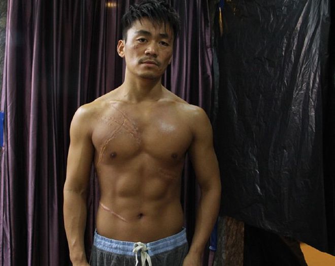 肌肉健身男照片_男明星健身肌肉图_肌肉健身明星图男生