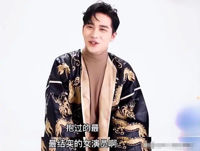 健身肌肉男组图_男明星健身肌肉图_肌肉健身男照片