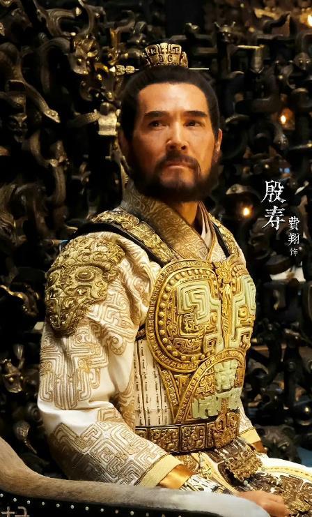 肌肉健身男照片_男明星健身肌肉图_肌肉健身明星图男生
