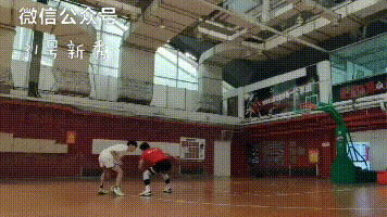 篮球规则中的走步是什么意思_以前篮球规则的走步叫什么_篮球走步是什么犯规