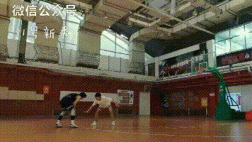 篮球走步是什么犯规_篮球规则中的走步是什么意思_以前篮球规则的走步叫什么