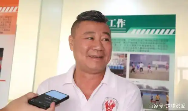 足球历史最佳中卫_足球中卫最佳历史球员_足坛历史最佳中卫