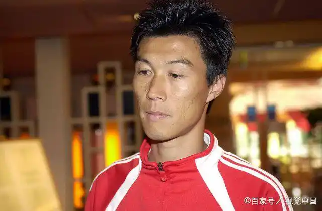 足坛历史最佳中卫_足球历史最佳中卫_足球中卫最佳历史球员
