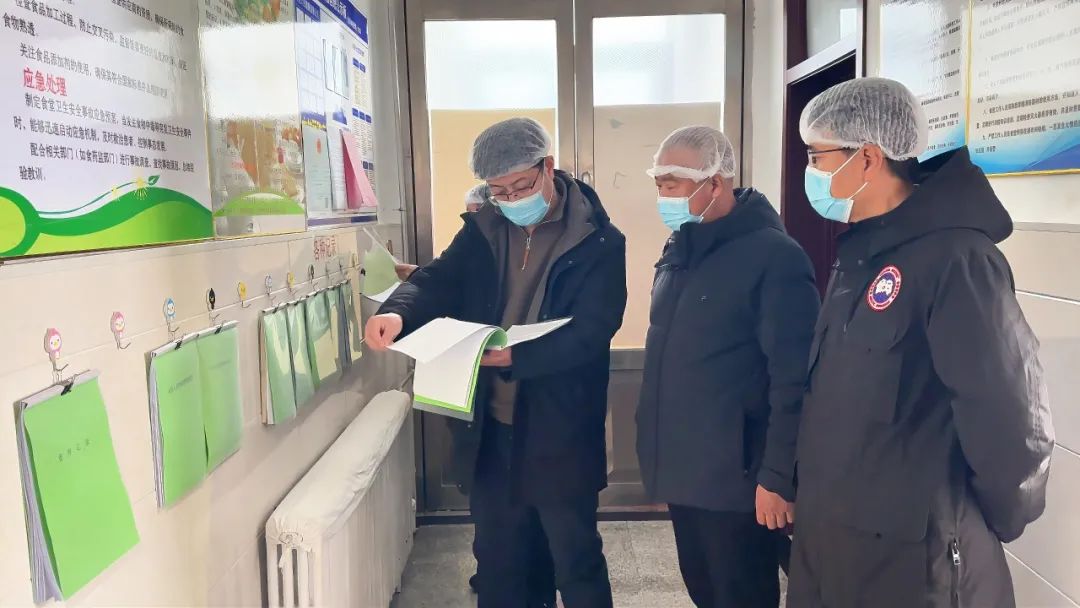 关于学校营养午餐的作文_校园营养餐文化_校餐校园营养餐作文
