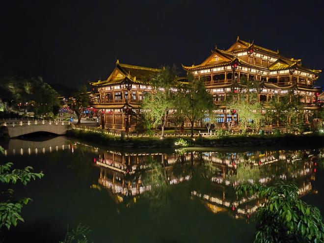 中国选手张湘祥在男子举重_张湘祥举重冠军_举重冠军张湘祥生活照