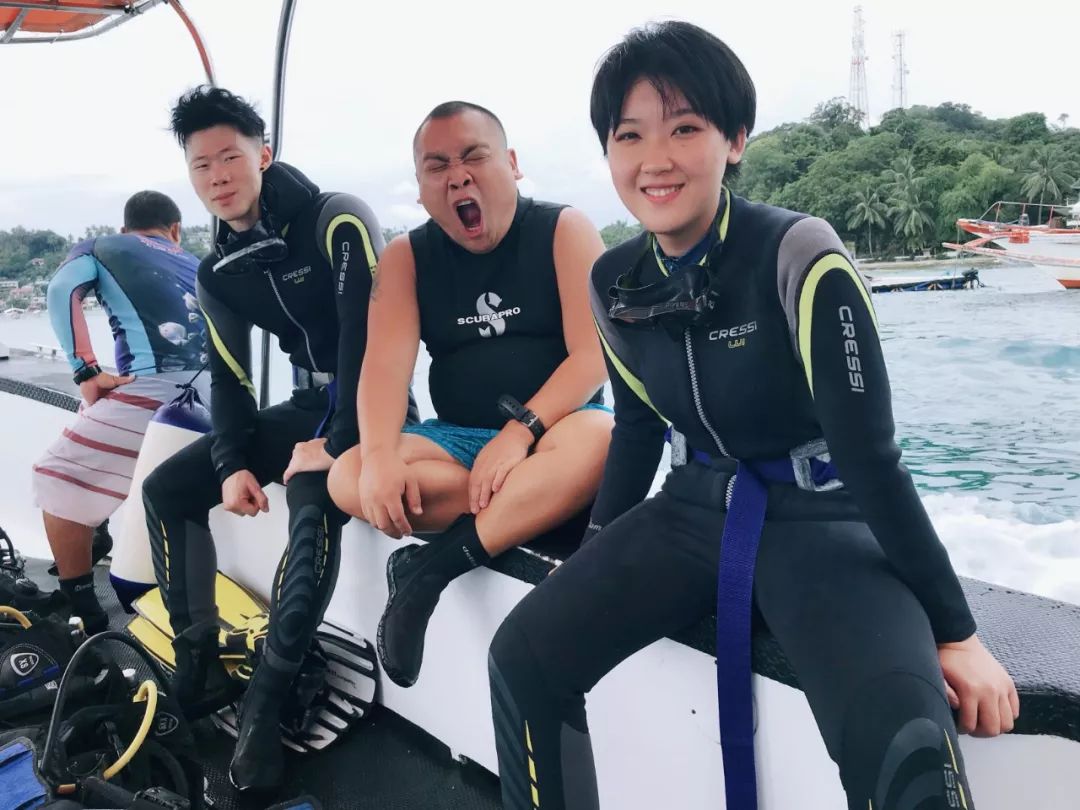游泳中下潜技巧视频讲解_视频游泳讲解下潜技巧中班_游泳如何下潜